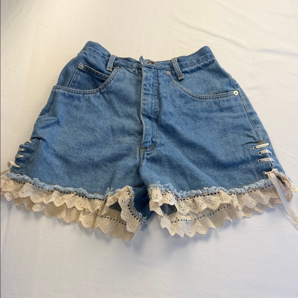 Zig Zag Blue Lace Trim Jean Shorts Sz 5